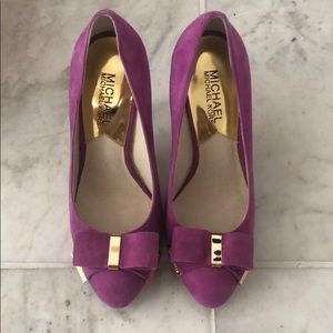 Michael KORS suede bow heels